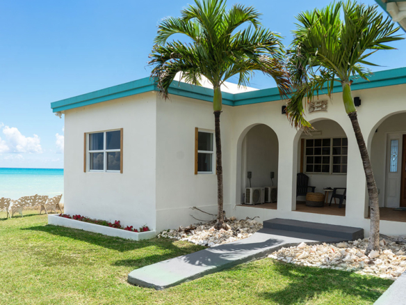 173 whim saint croix vi front yard